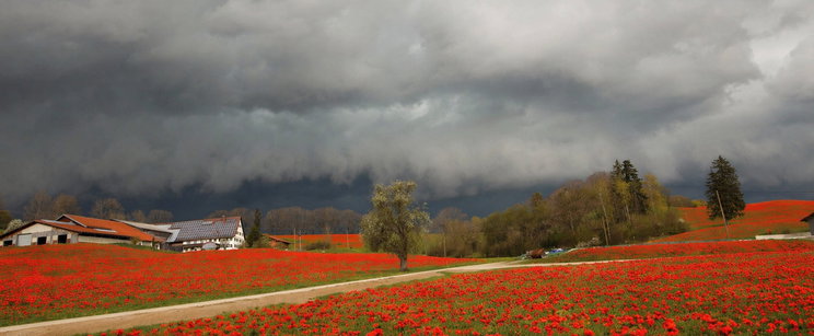 Erre kell számítani a hétvégi időjárástól, nem lesz hiány esőből, kemény lehet a hidegfront - Időjárás-előrejelzés