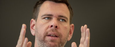 Vitézy Dávid megmutatta kikkel él együtt, azonnal hatalmas siker lett a kóbor állatokkal készült fotó