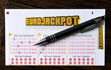 Eurojackpot: forradalmat lehet finanszírozni ennyi pénzből, gigászi összeget ért ma a telitalálat