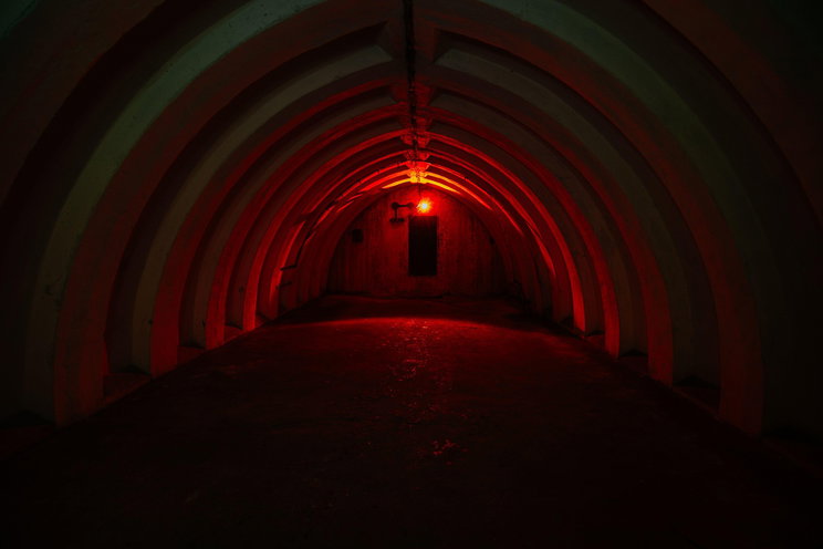 Kinyitották egy régen elfeledett NATO bunker ajtaját, az urbexesek csúcsfogása a feltáruló látvány