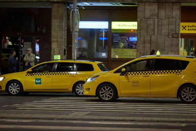 37 ezer forinttal rántottak le egy budapesti taxist, de az igazi meglepetés akkor jött, amikor rendőrt hívott