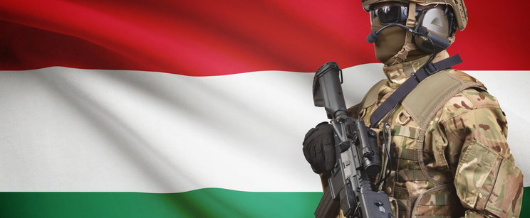 Ilyen amikor vidékről Budapestre látogat valaki: baltával sétált be a TEK-es kommandósok közé egy férfi