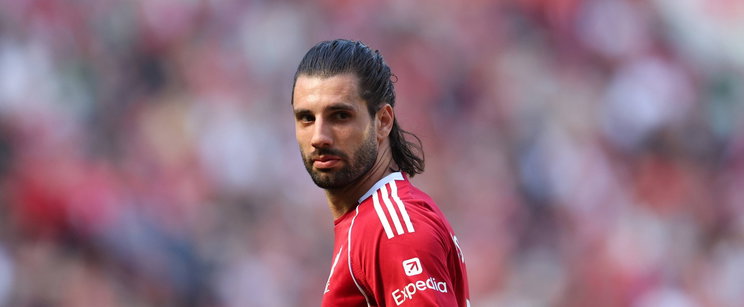 Súlyos csapás érheti a Liverpoolt, Szoboszlai Dominik helyett a gyűlölt rivális edzője lehet a Slot-utód