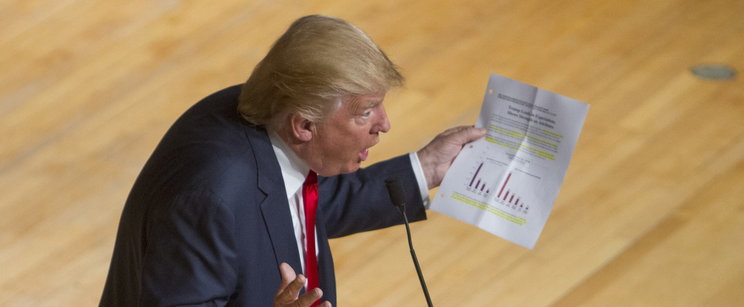 Újabb lesivideó érkezett a Trump elleni merényletkísérletről, egy különös vendégre figyel a világ