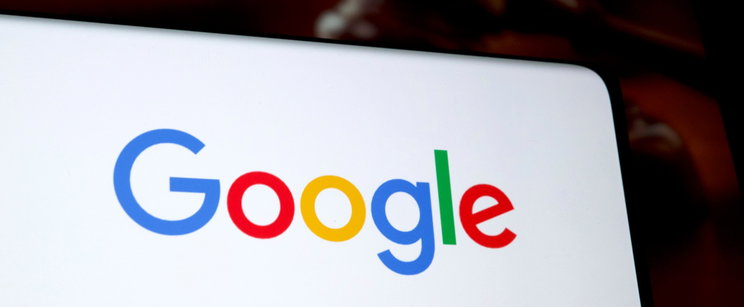 Fontos újítást vezetett be a Google Magyarországon, vége a véletlenszerű híreknek