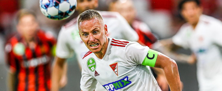 Sosem látott autó bukkant fel Debrecen utcáin, Dzsudzsák Balázs lehet a gazdája