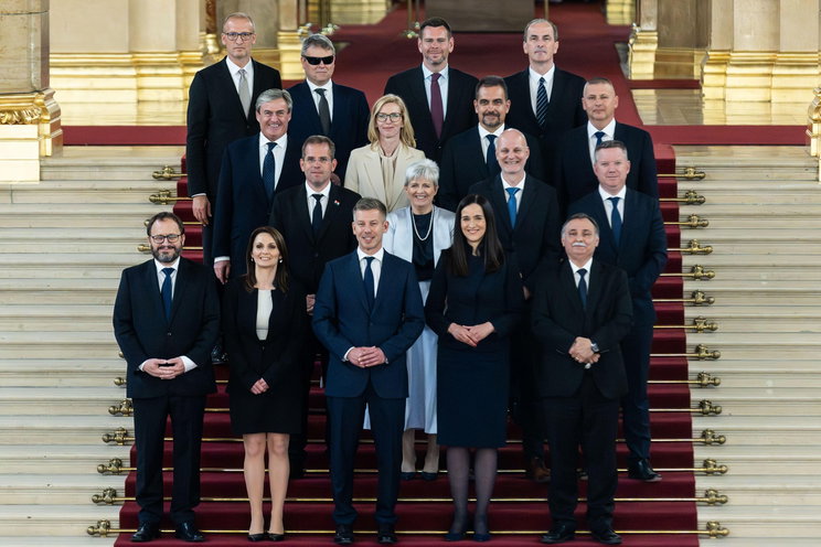 Egy váratlan felmérésen kiderült, hogy ki a Tisza párt legnépszerűtlenebb minisztere, 2 név is versenyzett egymással