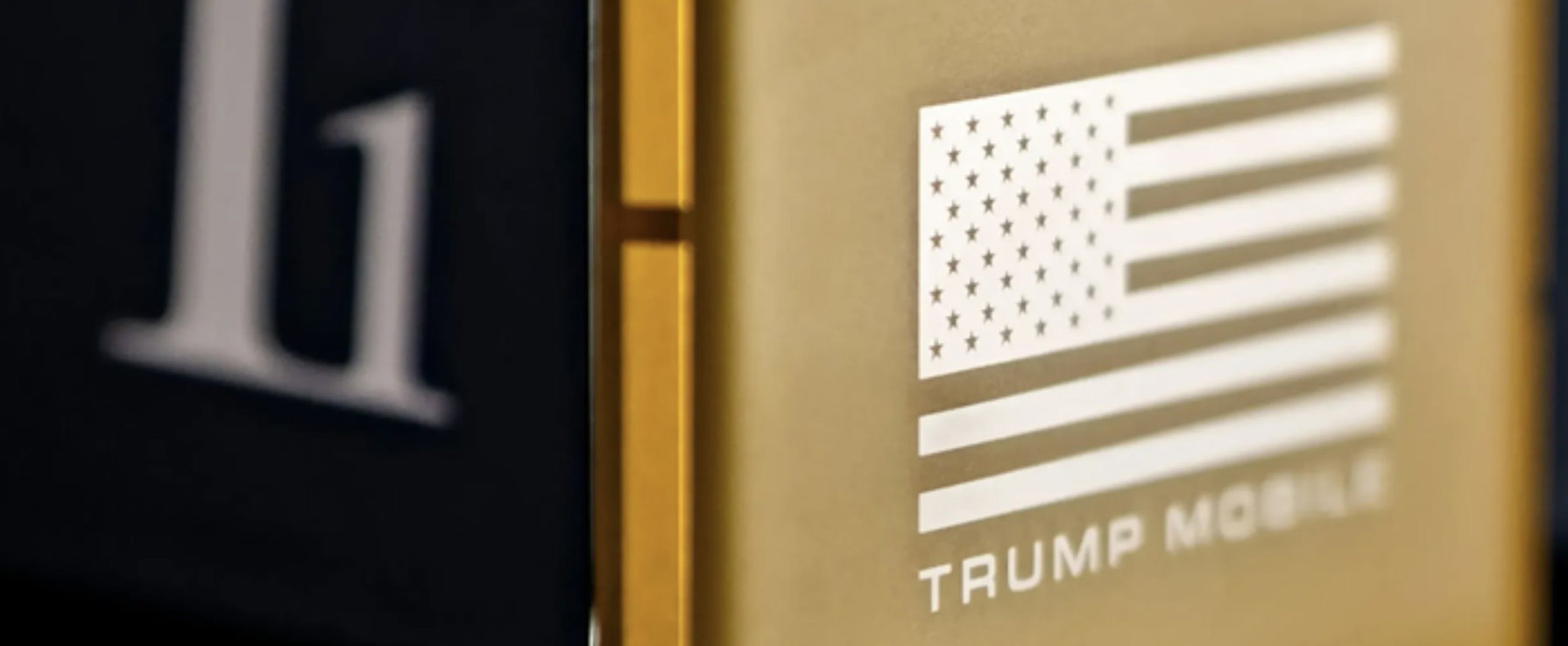 Végre szállítják a Trump-telefont — de nem az, amit ígértek, és nem ott készül, ahol mondták