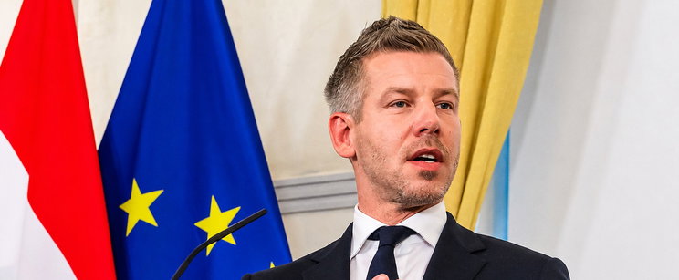 "Megérdemel egy szobrot" - Így üzentek Magyar Péternek Lázár János és a MÁV áldozatai
