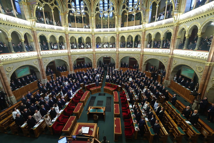 Fideszes csúcspolitikus mentemi jogáról szavazott a parlament, a Tisza Párt nem függesztette fel azt