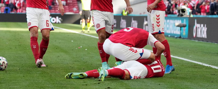 Friss hírek az összeesett Eriksen állapotáról, szakértő szólalt meg a helyzetről