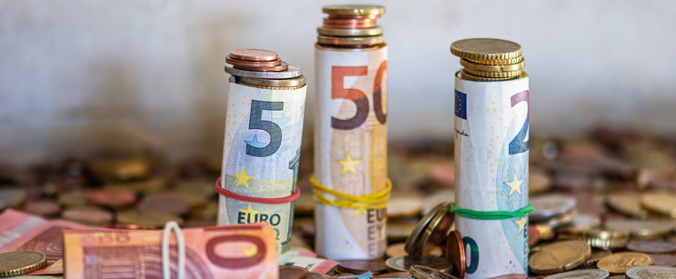 Így hatna az euró bevezetése a bérekre, a bevásárlásra és a mindennapjainkra, részletes elemzés érkezett