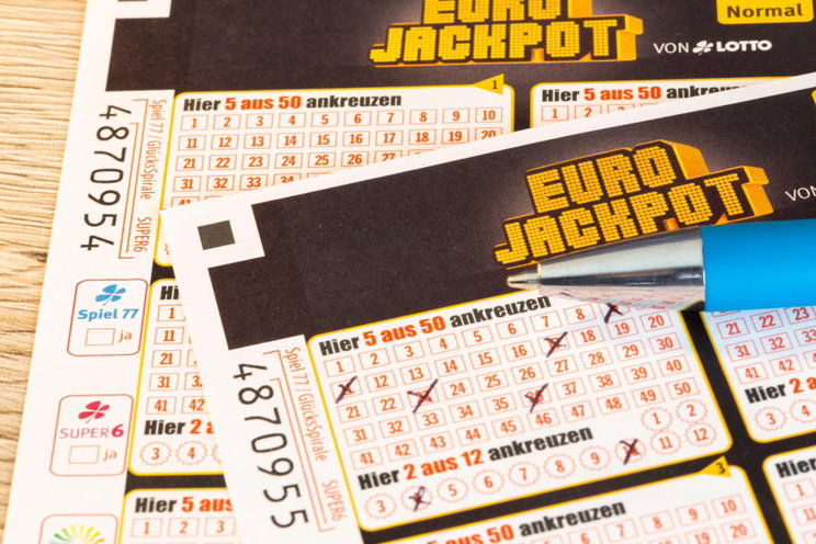 Eurojackpot: egy percet nem kell dolgozni a telitalálat után, közel 14 milliárd forintot értek a helyes a számok