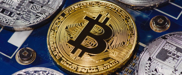 Robban a Bitcoin, ismét erőre kap a kriptotőzsde