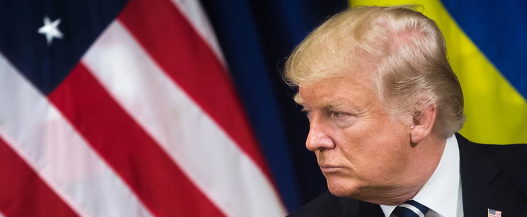 Trump váratlan húzása, Versailles-ban írta alá az iráni megállapodást