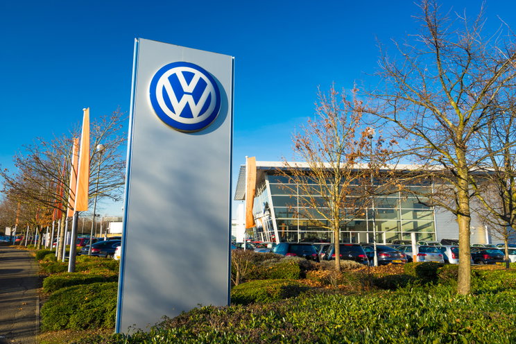 Botrányos a helyzet a németeknél, drámai válság a Volkswagen csoportnál, 100 ezer fős elbocsátás jöhet