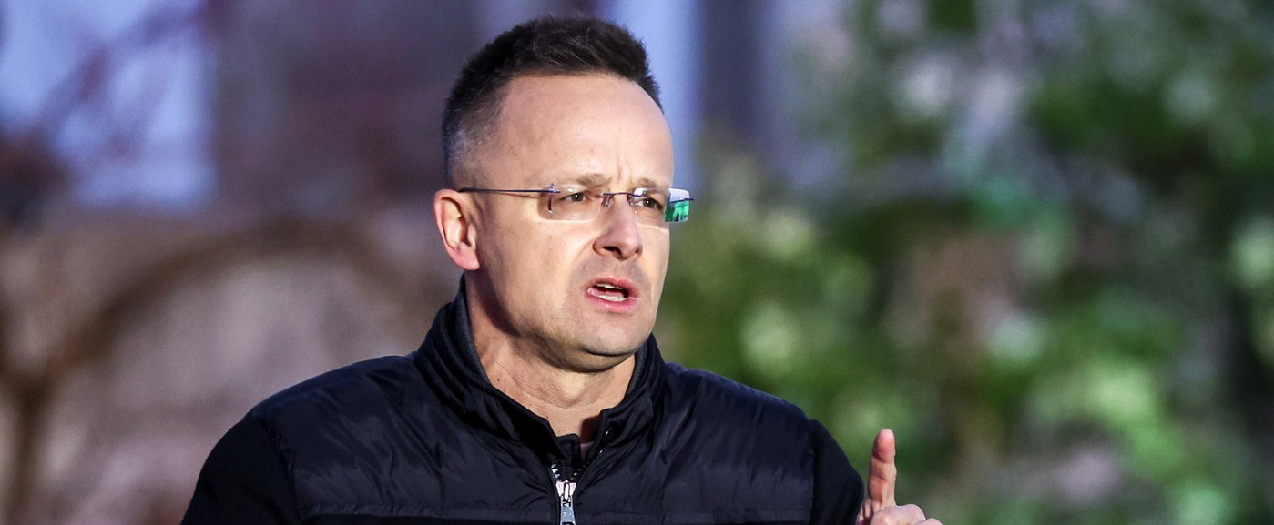 „Vissza kell fizetnie!” – Szijjártó Péterről Súlyos ítéletet mondtak a repülésrajongása miatt a magyarok