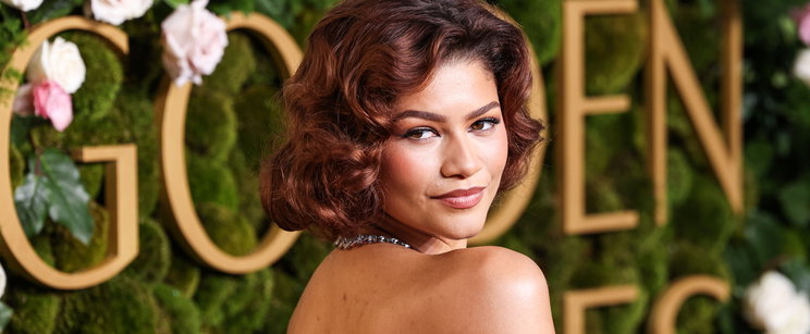Zendaya olyan bevállalós ruhában mutatta meg a kebleit az Odüsszeia premierjén, hogy csak kapkodjuk a levegőt