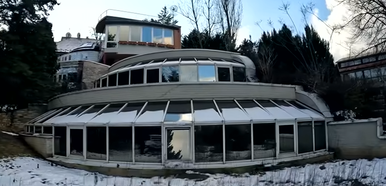 A bukott milliárdos palotája ma üresen áll, döbbenetes urbexvideó mutatja meg a svábhegyi villa titkait