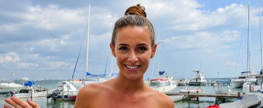 Bikiniben jelentkezett Sydney van den Bosch, ettől a képtől sokaknak leesett az álla