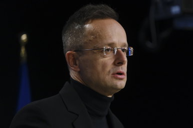Szijjártó Péter feljelentette Magyar Pétert, de gyorsan meggondolta magát