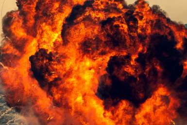Magyarországon leállással, Romániában robbantgatással gyógyítják az atomerőműveket