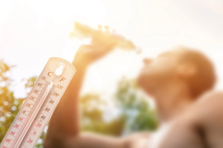 A valaha mért legmelegebb hajnal után tetőzik a hőség: akár 42 fok is lehet, mielőtt lecsapnak a zivatarok