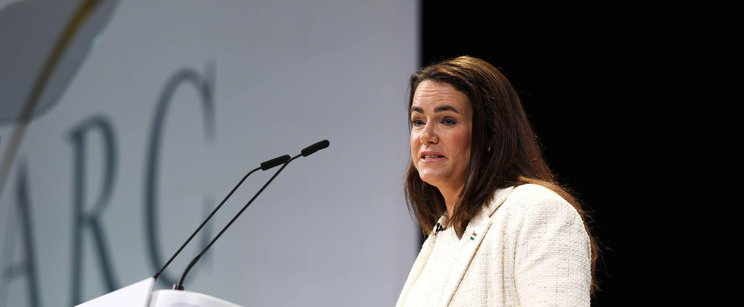 Belestünk Novák Katalin dolgozójába: Lannert Judit luxushotelhez hasonlító fürdőt talált, de könyvespolcot nem