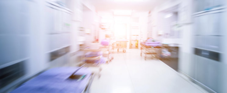 Az orvos refluxnak hitte a rákot, téves diagnózis miatt halt meg az ikerpár édesapja