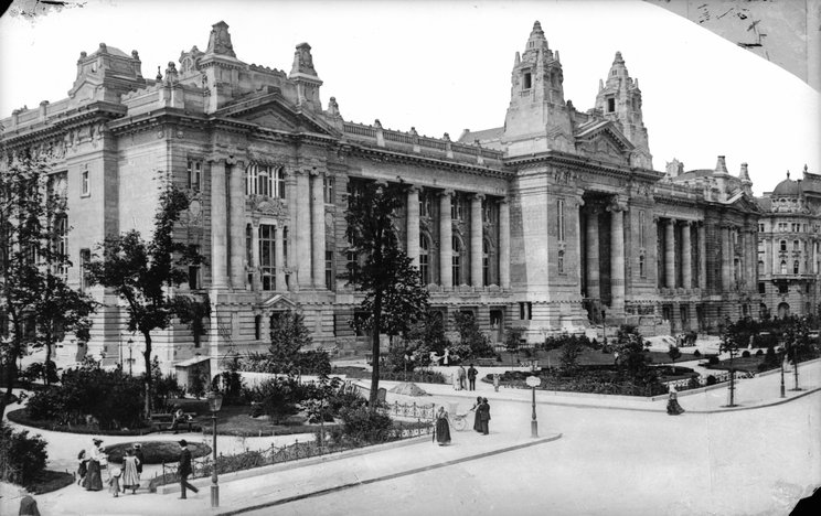 Egykor Európa legnagyobb tőzsdepalotája volt, ma kísérteties termek rejtőznek Budapest közepén
