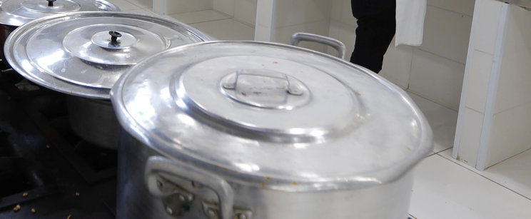 Gyermekektől loptak ételt egy gyömrői általános iskolában, óriási a felháborodás