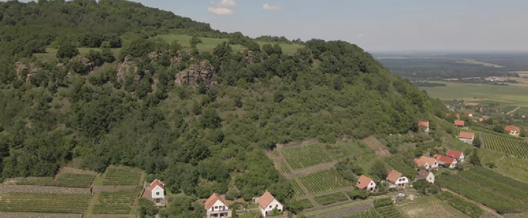 Rejtélyes kincsre bukkantak a magyar régészek a Somló-hegynél - 500 éves ezüstvagyont rejtett a föld mélye