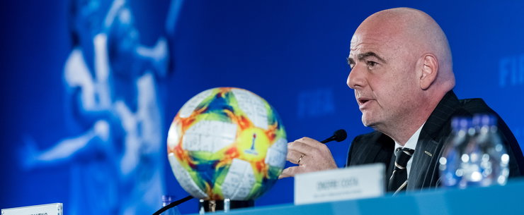 A fél futballvilág a lemondását követeli - Gianni Infantino mégsem tágít, újra elnök lenne