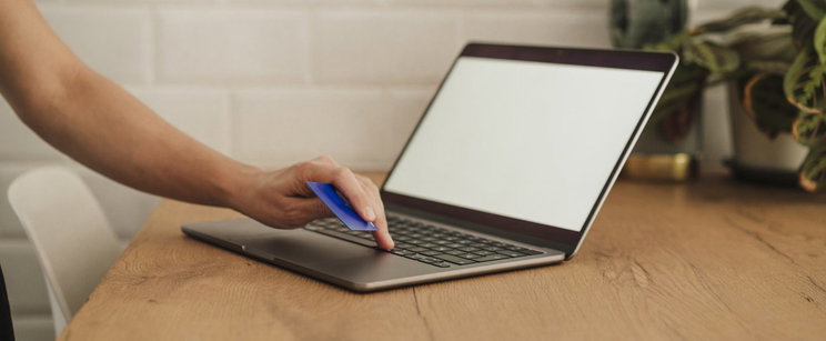 Csalók hamis autókereskedései jelentek meg a Facebookon, ez a legújabb milliós átverés