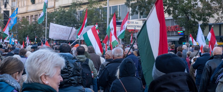 Milliárdokat szórtak ki az ablakon, hogy legyen ember a Fidesz tüntetésein: Elzárják a pénzcsapot az agrárkamaránál