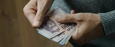 Itt van a családi pótlék utalásának pontos dátuma - viszont a nyugdíj és az iskolakezdési támogatás csak ekkor érkezik
