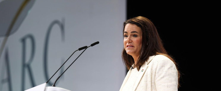 Hosszú idő után ismét a nyilvánosság előtt mutatkozott Novák Katalin - meglepő szerepben tűnt fel a korábbi köztársasági elnök