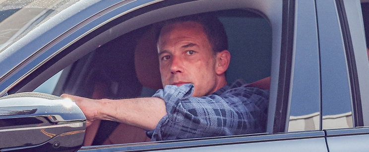 Váltságdíjat követelnek Ben Afflecktől a Netflix pénteken érkező thrillerében
