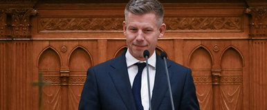 A „Mészáros Lőrinc-frakció” minden határt átlépett: Magyar Péter szerint nincs visszaút a Fidesznek és a Mi Hazánknak
