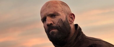 Jason Statham lángszórót etet az egyik rosszfiúval, extra brutális lett A méhész folytatásának előzetese