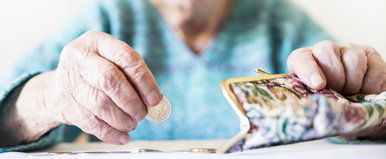 Változhat a nyugdíjak kifizetése? Megszólalt a szakértő