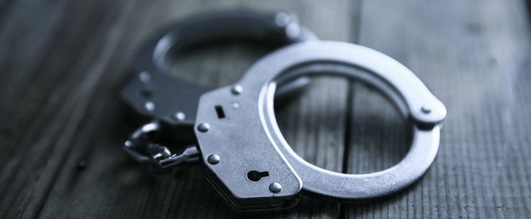 Ittasan, bedrogozva és eltiltás alatt okozott balesetet, majd futva menekült a sofőr