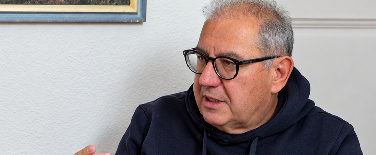 Dömsödi Gábor visszatért, és azonnal kitiltaná Gyurcsány Ferencet a helyi kocsmából