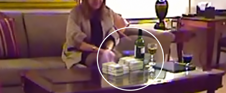 Korona mellé árlista? Félmilliós alku és orosz kapcsolatok rázták meg a brit királyi család hírnevét