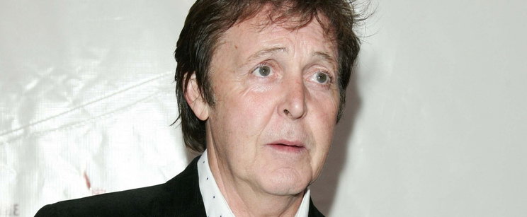 Paul McCartney valójában 1966-ban meghalt és egy hasonmást raktak a helyére?