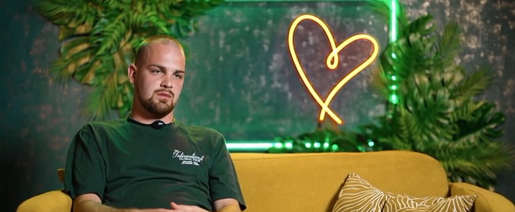 A Kísértés: Máté az ujjaival csalta meg a párját, mégis kiakadt, mikor felvillant a lányoknál a piros lámpa