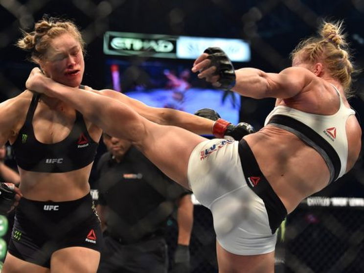 Brutális K.O-val kapott ki Ronda Rousey