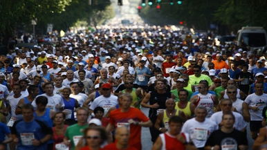 A hős orvos, aki előbb újraélesztett egy férfit, majd befejezte a budapesti maratont