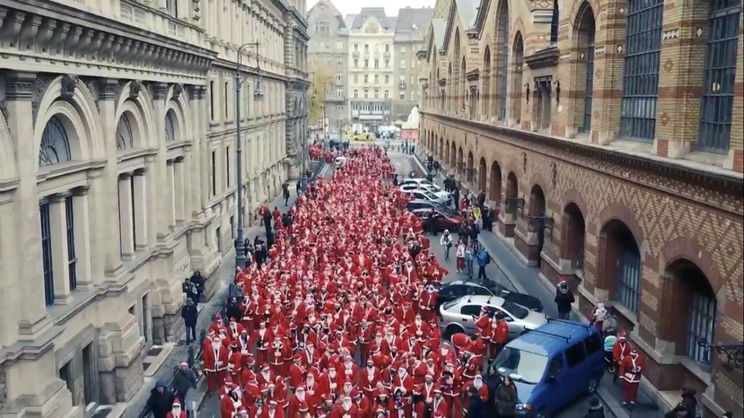 Vasárnap elszabadulnak a Mikulások Budapesten