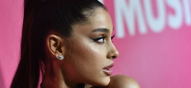 Ariana Grande nagy baklövést követett el legújabb tetoválásával